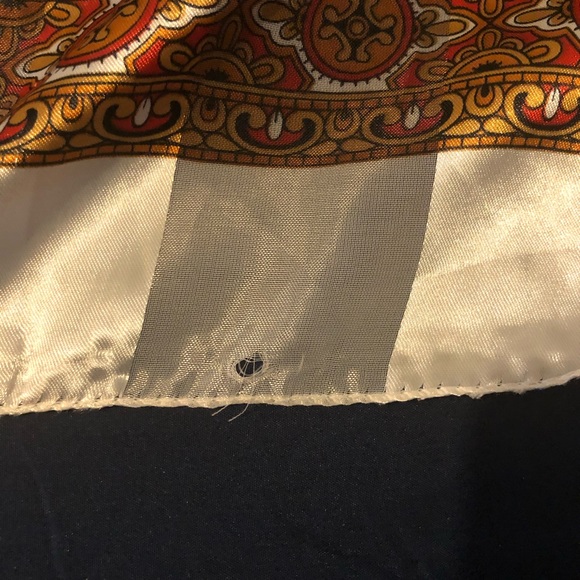 Moschino scarf ( large ) SOLD - Picture 11 of 11